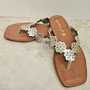NWT Unisa Silver Floral Women's Sandals